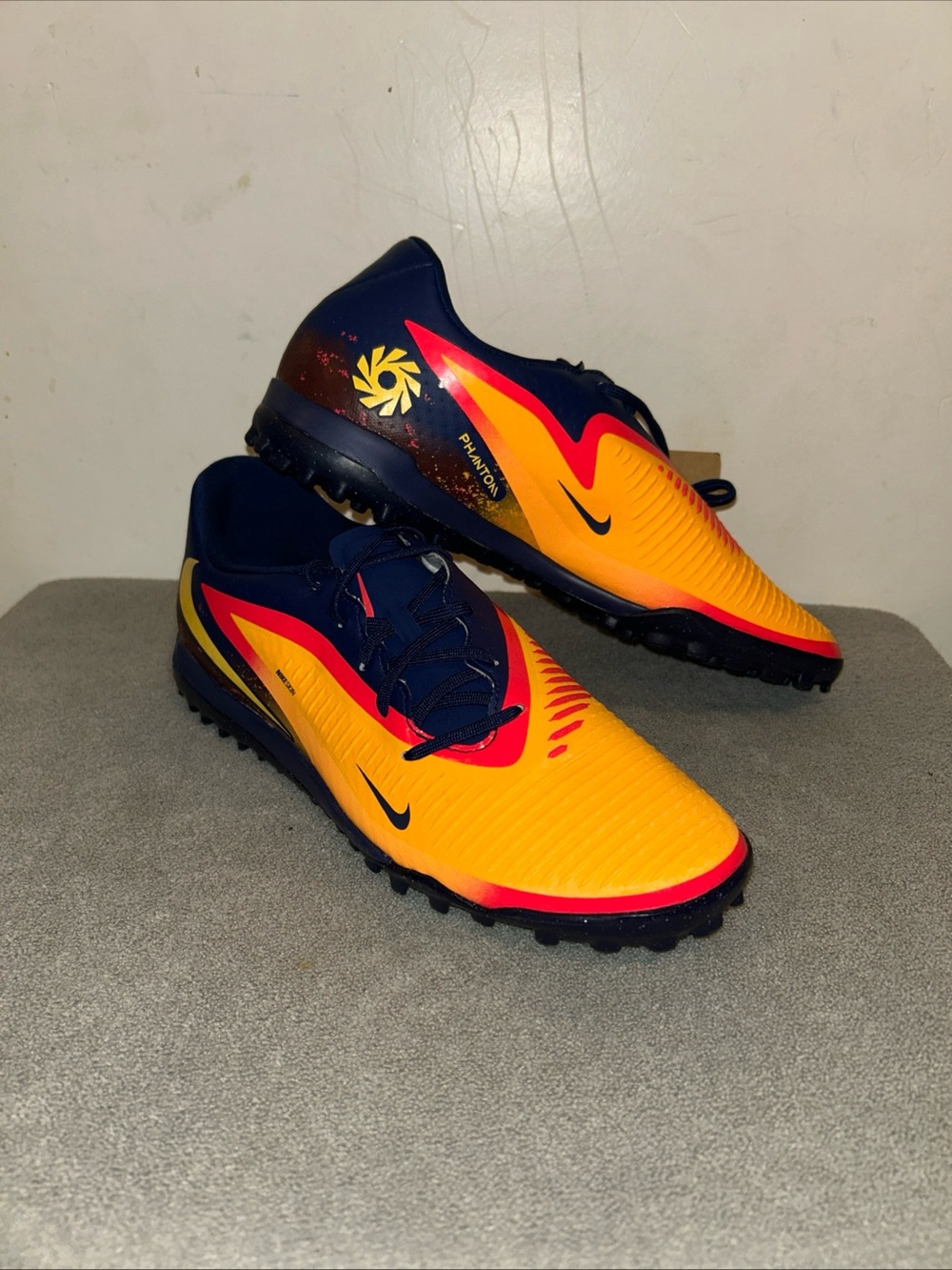 Nike Phantom GX II Academy TF Soccer Turf Shoes Men's Size 9 HQ2326-800 NWOB